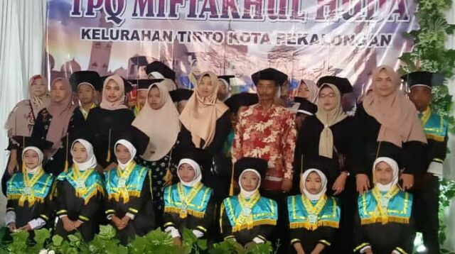 TPQ Miftahul Huda Tirto Kota Pekalongan Wisuda 18 Santri Angkatan Ke-17