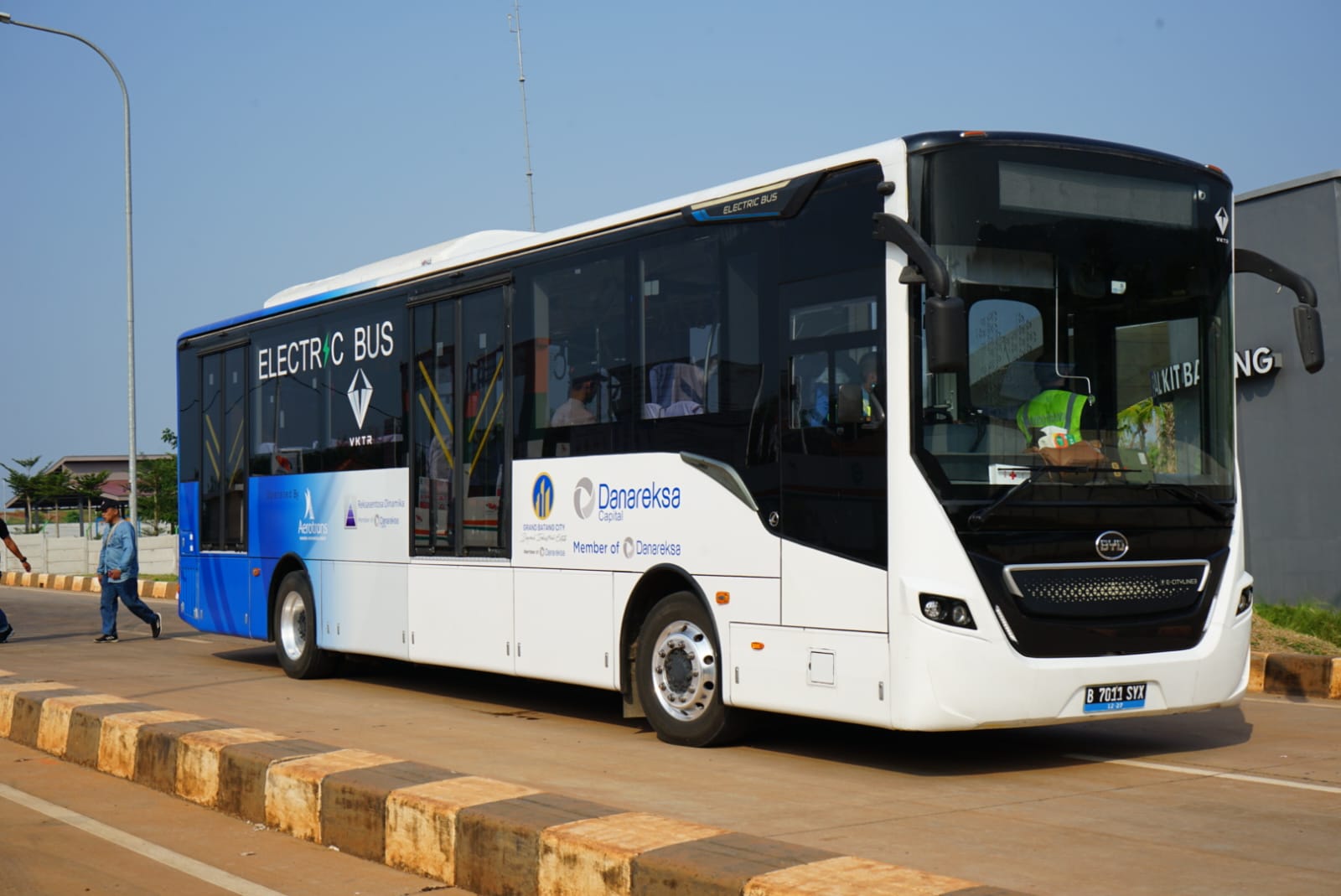 GBC Mulai Operasikan Bus Listrik di Area KIT Batang