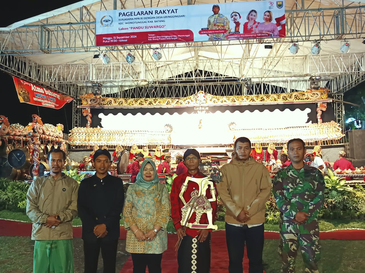 Sekjen MPR RI Siti Fauziyah Sisipkan Pesan Pancasila Dalam Pertunjukan Wayang Kulit di Batang