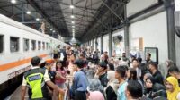 Puluhan Ribu Penumpang Kereta Api Berangkat dari Stasiuan Daop IV Semarang pada Momen Tahun Baru 2025