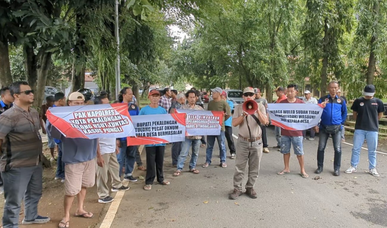 Kembali Demo, Warga Sebut Inspektorat Pekalongan Lamban Tangani Kasus Kades Wuled